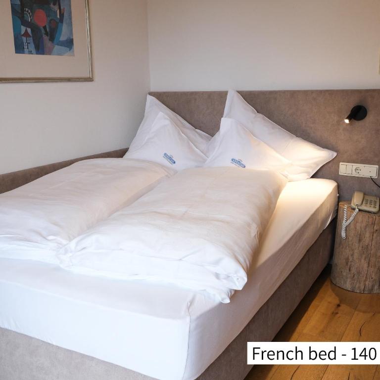 Ferien & Wellnesshotel Windschar - Comfort Room "Putia" with French bed (140x200cm) - 3