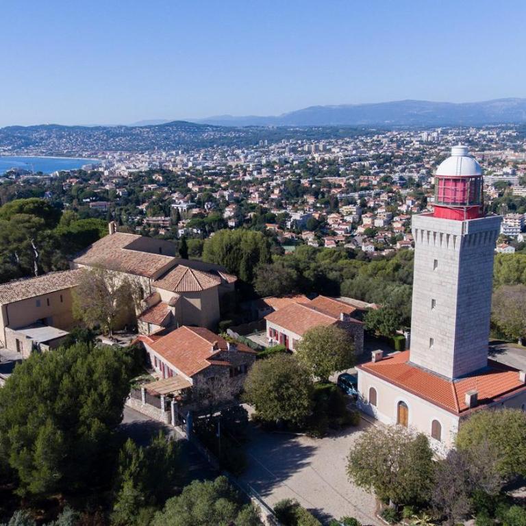 Nouveau ! au centre de Juan, Studio climatisé rénové tout confort à 2 minutes des plages - Studio - 11