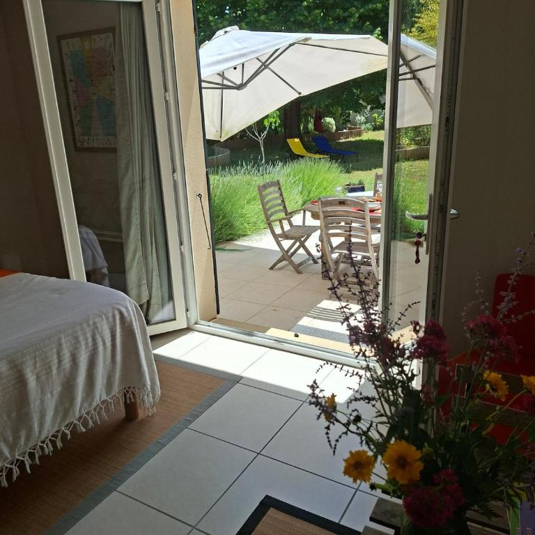 Studio Lumineux avec jardin & piscine à Vaison la Romaine - Appartement 1 Chambre - 35