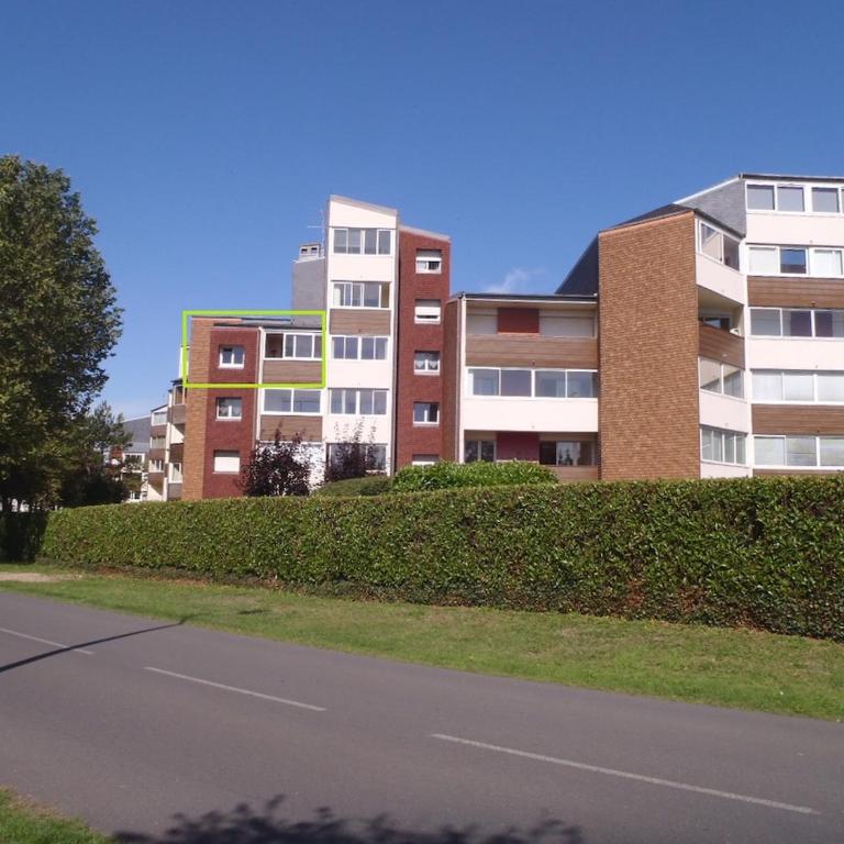 Bel appartement avec vue sur l'hippodrome - Two-Bedroom Apartment - 27