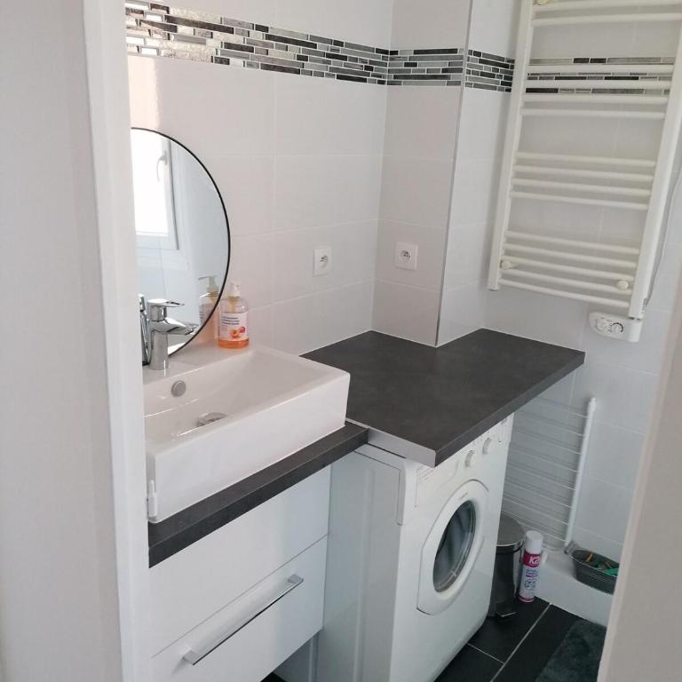 Bel appartement avec vue sur l'hippodrome - Two-Bedroom Apartment - 17