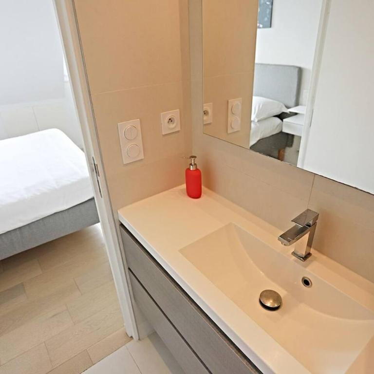 Air conditioning, calm & comfort in the heart of Paris Marais - One-Bedroom Apartment - 25