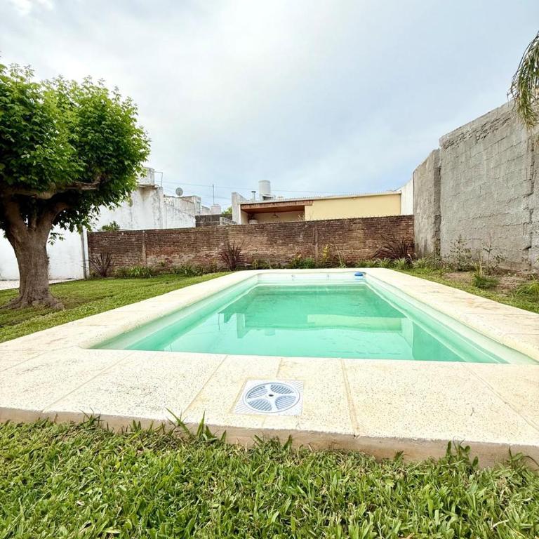 Casa céntrica en Chascomús con pileta - Casa de 2 dormitorios - 2