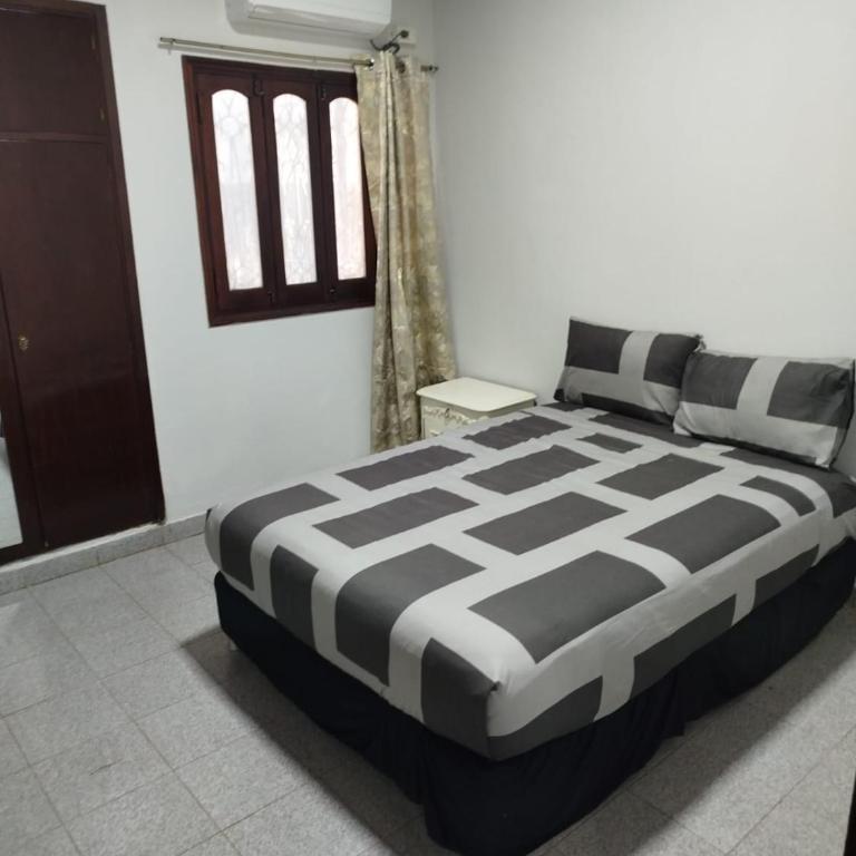 casa zona centro Encarnación - Casa de 2 dormitorios - 2