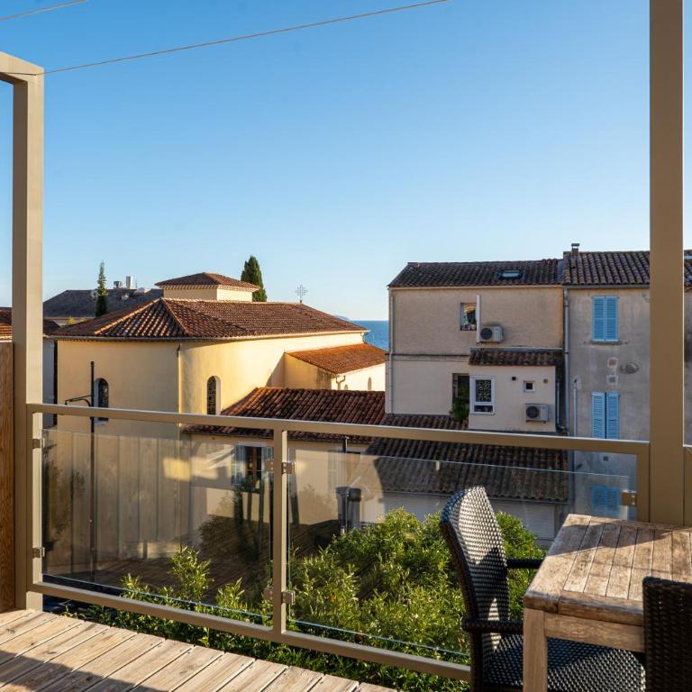 L'appartement Lavande - Two-Bedroom Deluxe Apartment with Balcony - 11