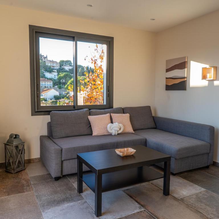 L'appartement Lavande - Two-Bedroom Deluxe Apartment with Balcony - 15