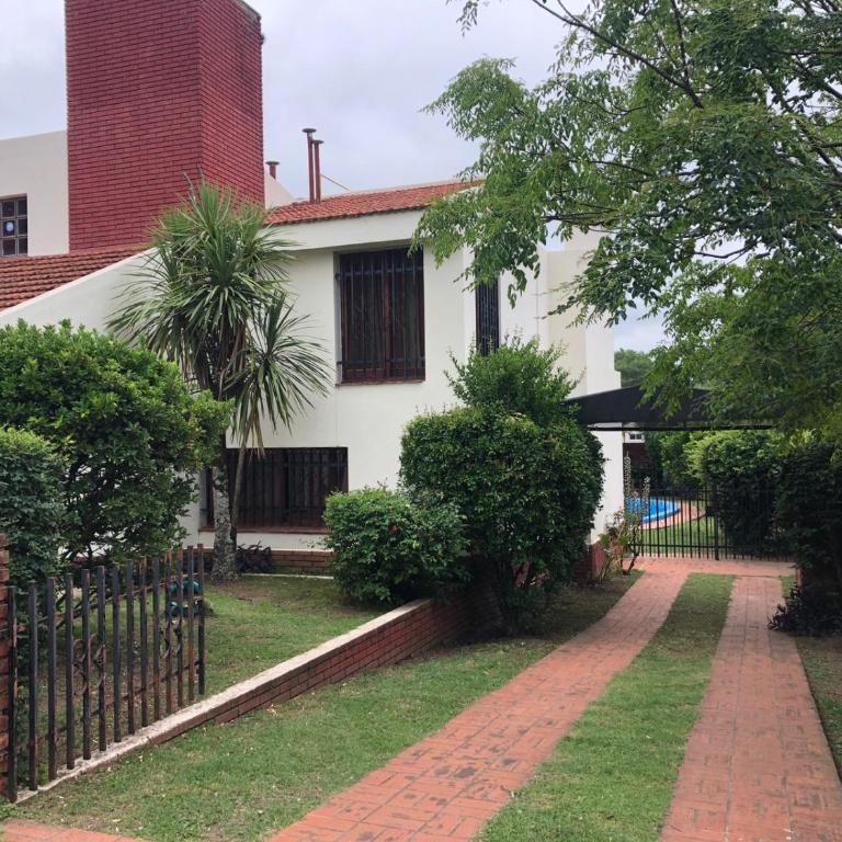 Casa en Villa del dique con piscina ideal p dos familias - Four-Bedroom House - 5