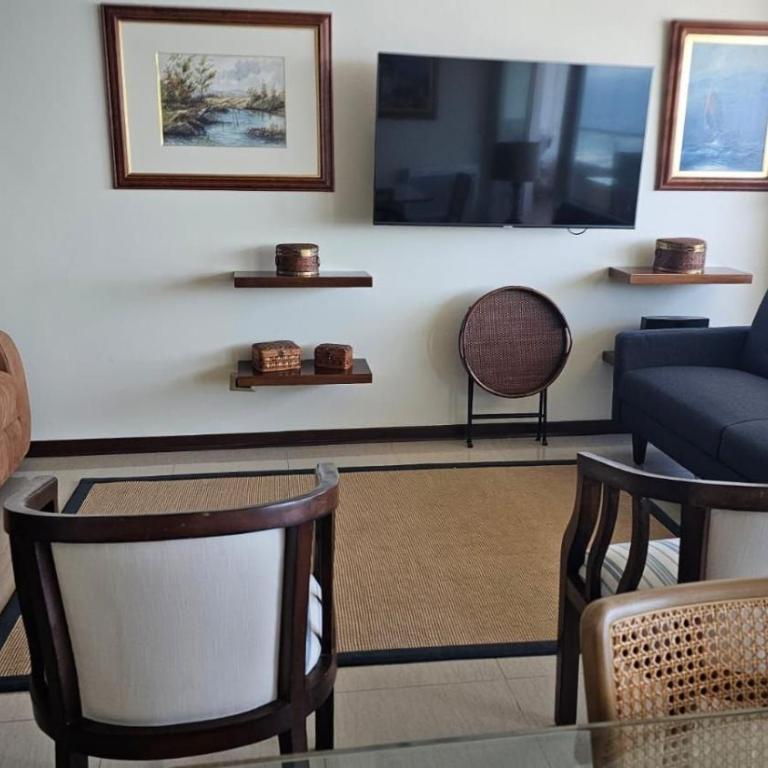 Spacious apartment with panoramic sea view - Apartment - 17