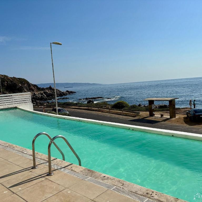 Spacious apartment with panoramic sea view - Apartment - 27