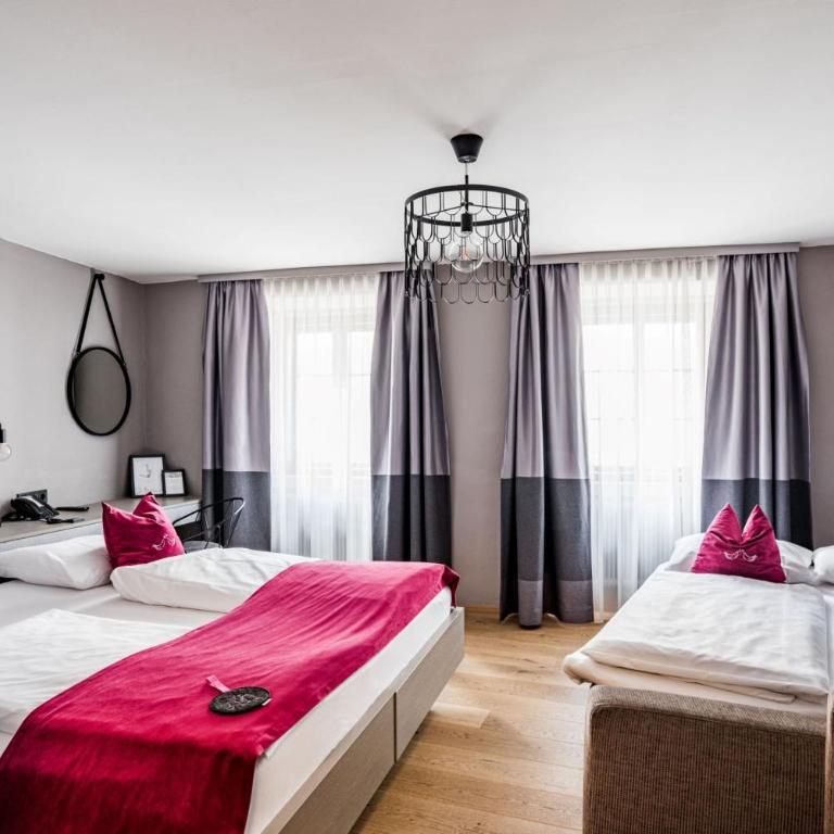 Altstadthotel Weisse Taube - Superior Vierbettzimmer - 3