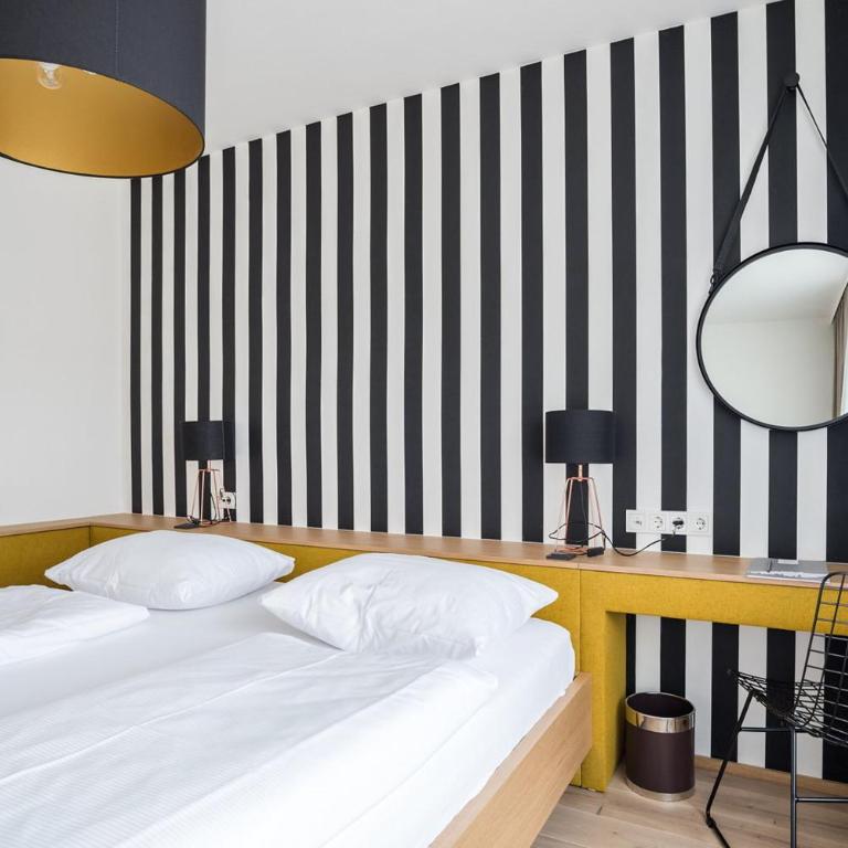 Altstadthotel Weisse Taube - Superior Vierbettzimmer - 5