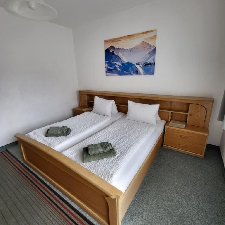 Privatzimmer Haus Lienbacher - Dreibettzimmer mit Balkon - 1