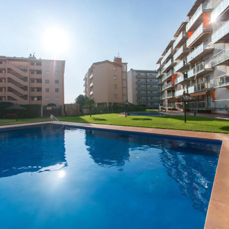 WELCS APARTAMENTO 312 EMP con piscina y parking privado - Apartamento con vistas a la piscina - 1