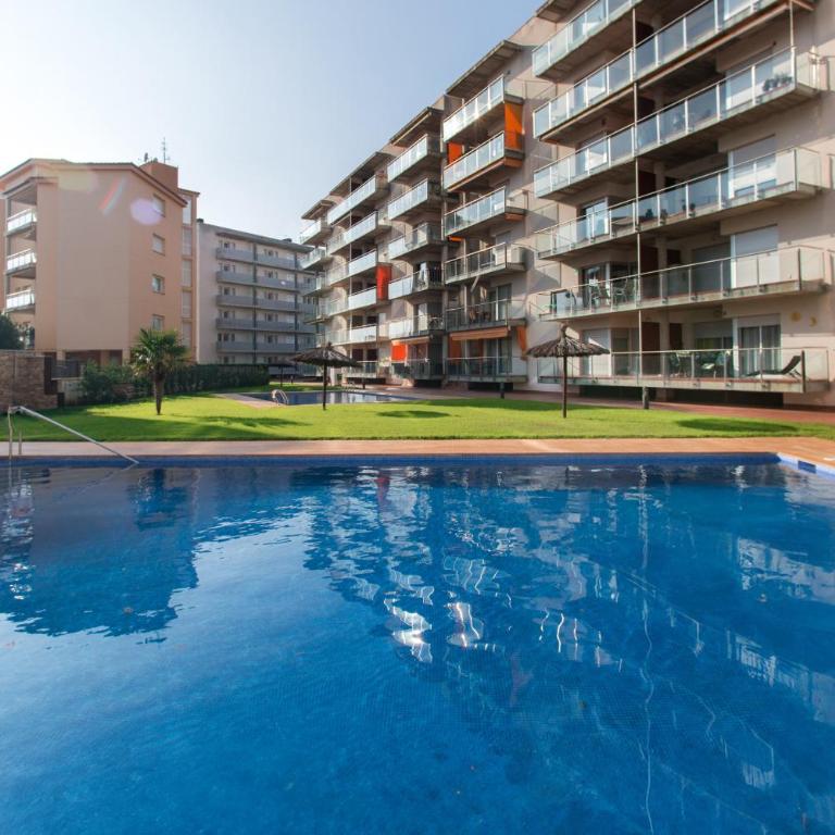 WELCS APARTAMENTO 312 EMP con piscina y parking privado - Apartamento con vistas a la piscina - 22