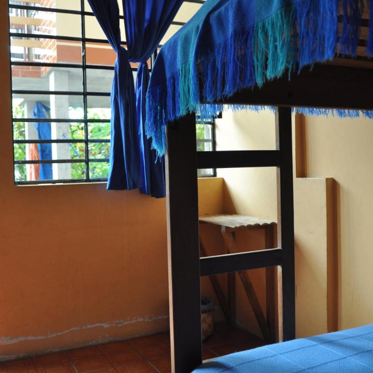 A Welcome Break Hostal - Basic Triple Room with Shared Bathroom - 2