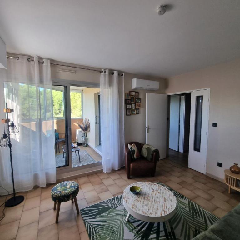 Spacieux T2, emplacement idéal et parking privé - Appartement 1 Chambre - 9