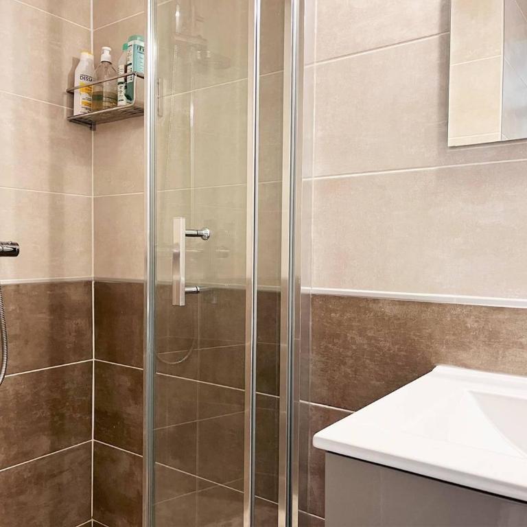 CE020-B023 Appartement 3 pièces cabine 6 couchages LE LAVANDOU - Three-Bedroom Apartment - 9