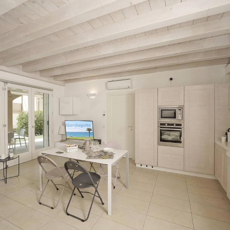 L'oasi del Lago - Two-Bedroom Apartment - 9