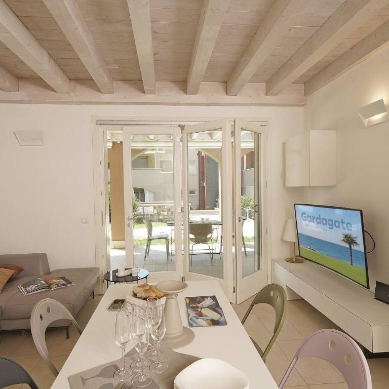 L'oasi del Lago - Two-Bedroom Apartment - 11