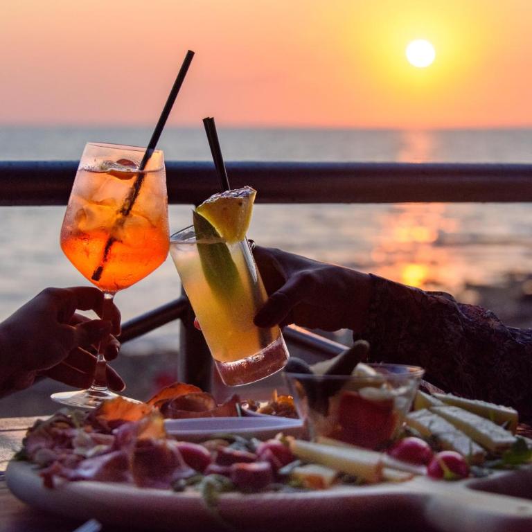 Hotel with swimming pool and private beach in San Vincenzo - Camera Matrimoniale - 7