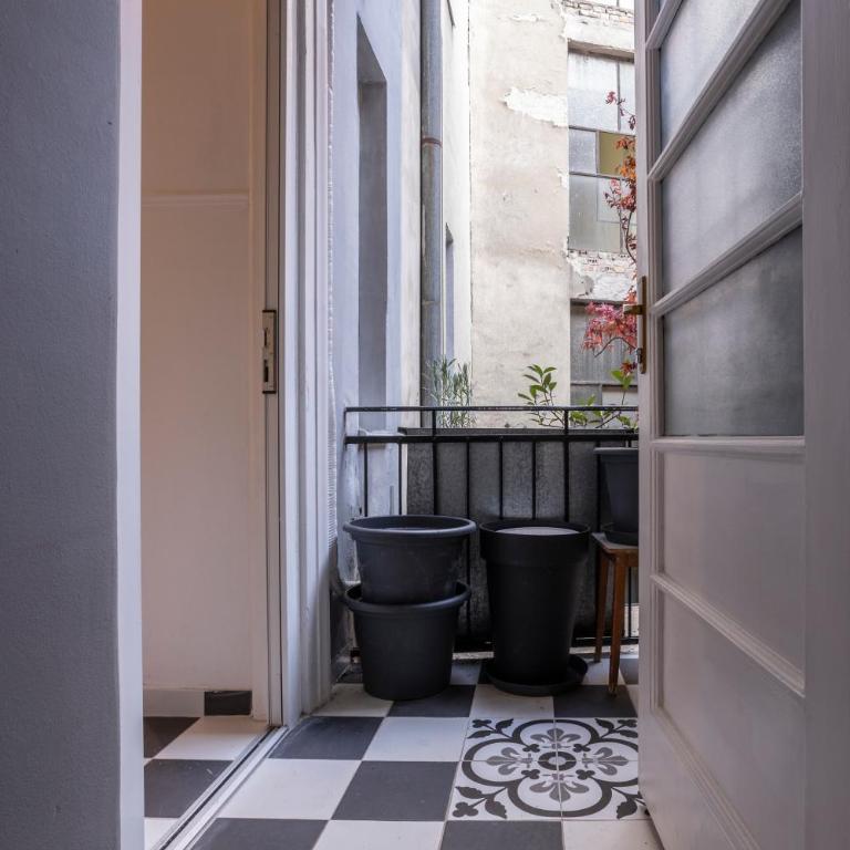 Black & White Delight - One-Bedroom Apartment - 20