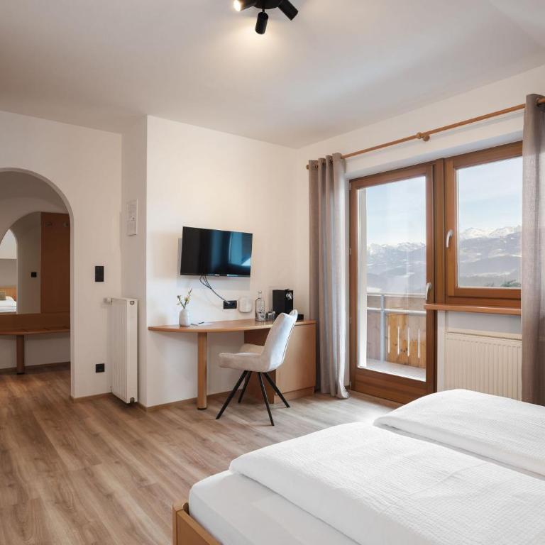MyLiving - Hotel B&B by Majestic Resorts Dolomites - Camera Matrimoniale con Balcone - 2