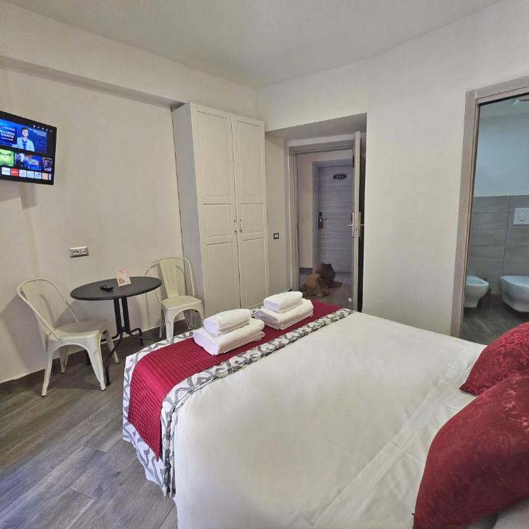 Giulya Guesthouse Hospety Group - Camera Queen - 4