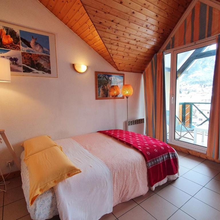 Au Pré du Moulin - CENTRE VILLE AVEC BALCON ET PARKING - Appartement avec Vue sur la Montagne - 13