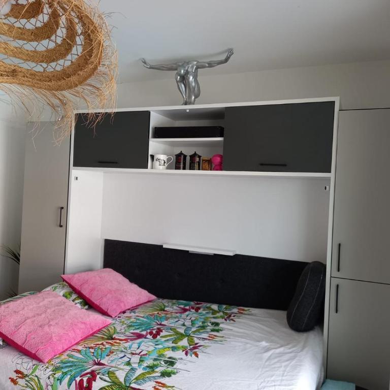 GOLFE-JUAN, grand T1 lumineux , piscine , parking & plage pour 4 personnes - Appartement 1 Chambre - Vue sur Piscine - 15