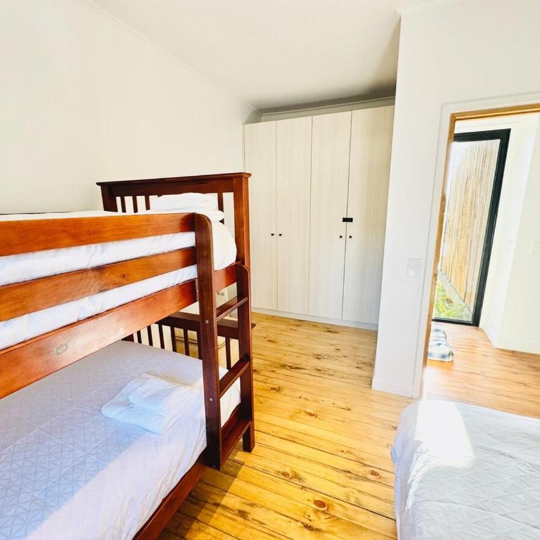 Cabin with Ocean View and Private Access to Rocks - Three-Bedroom House - 4