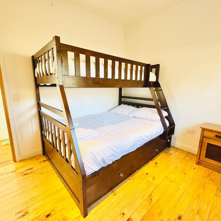 Cabin with Ocean View and Private Access to Rocks - Three-Bedroom House - 14