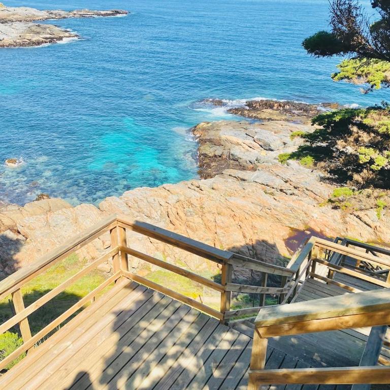 Cabin with Ocean View and Private Access to Rocks - Three-Bedroom House - 15