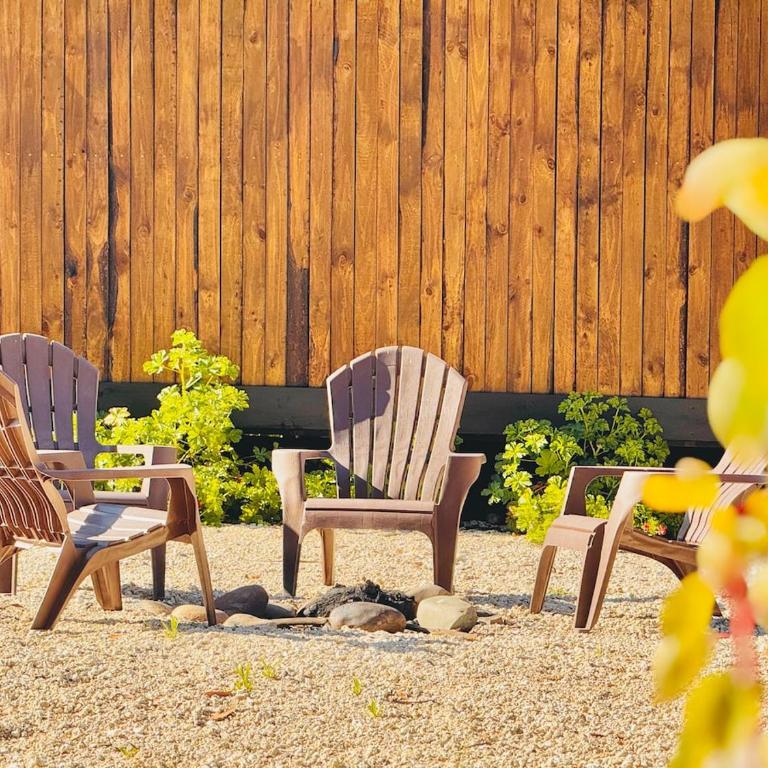 Cabin with Ocean View and Private Access to Rocks - Three-Bedroom House - 27