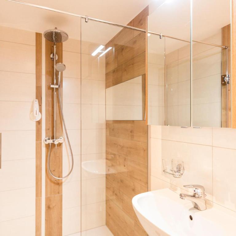 Matreier Tauernhaus - Doppelzimmer - 8