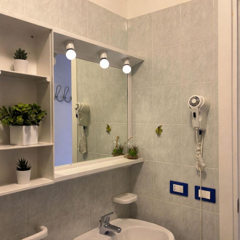 Two-room flat close to the beach and the center - Appartement - 12
