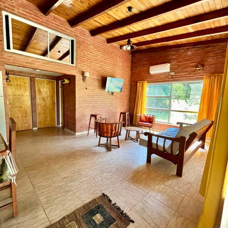 Casaquinta con Pileta en Paso - Three-Bedroom House - 12