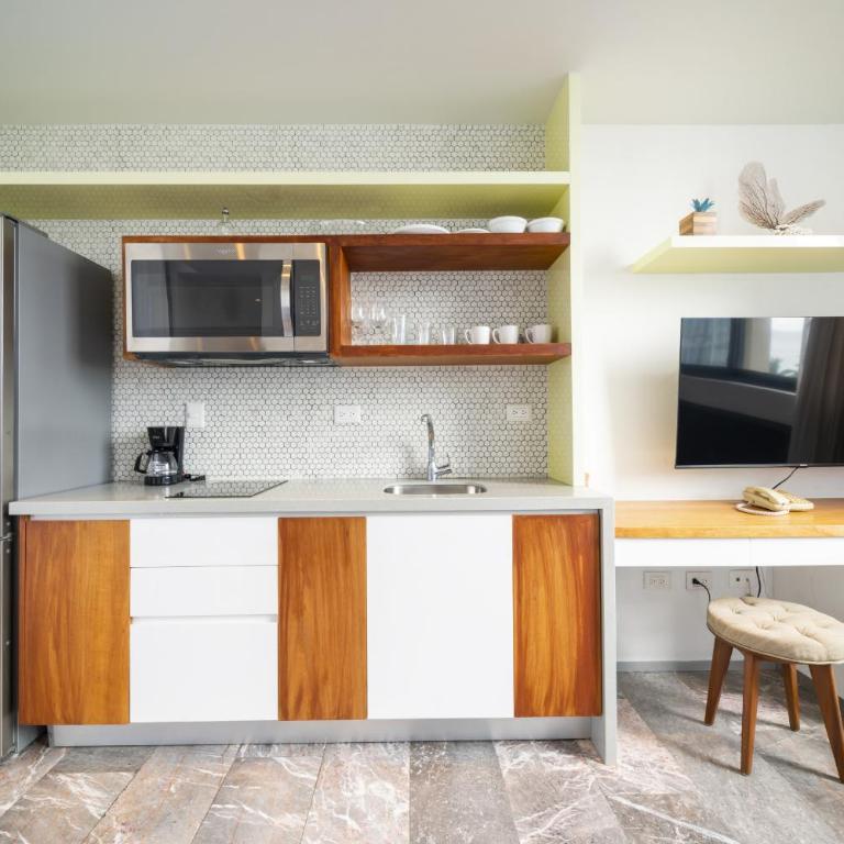 2 Bedroom Condo with Rooftop Pool - Joya 409 - Apartment - 9