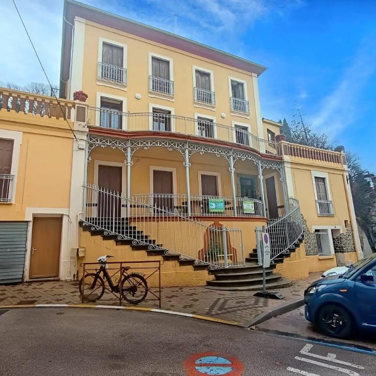 Apt 2, 1er étage, large studio tout confort et climatisé avec une terrasse commune dans un immeuble historique au cachet unique - Appartement 1 Chambre - 7
