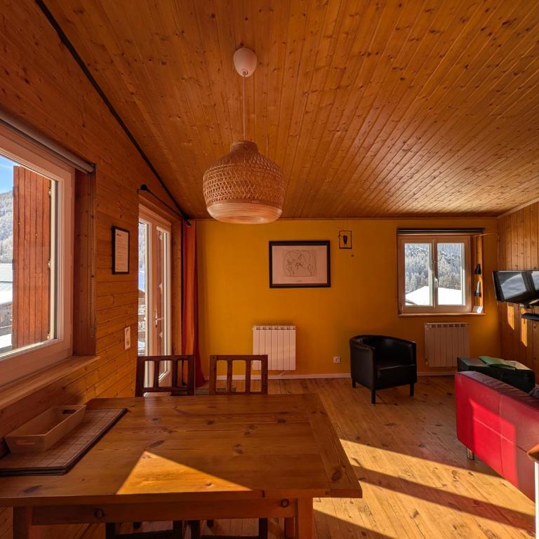 Chalet Ailleurs Appartement à Molines en Queyras - Appartement 2 Chambres - 22