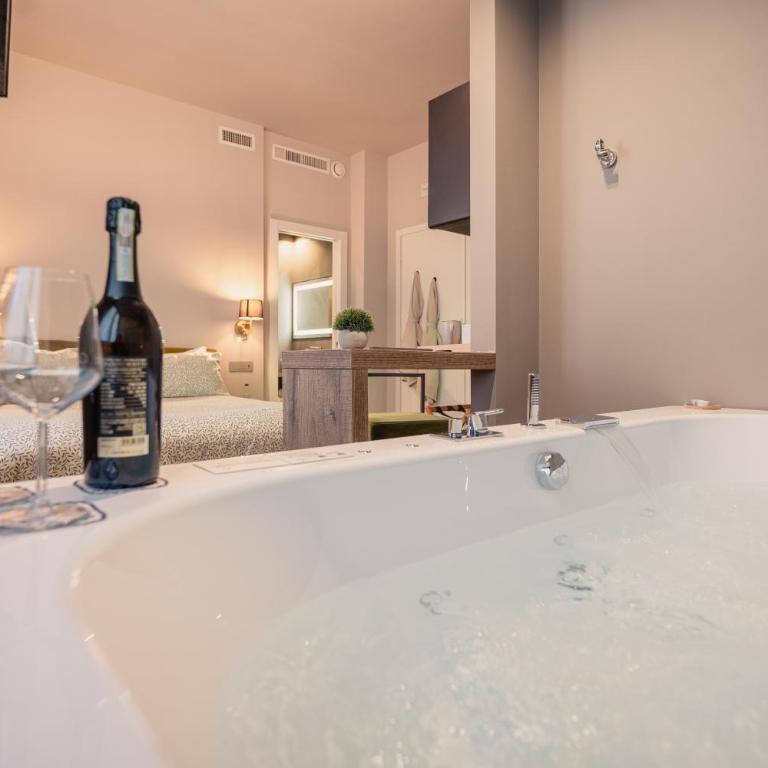 Boutique Casa Giulietta - Suite King con Vasca Idromassaggio - 1