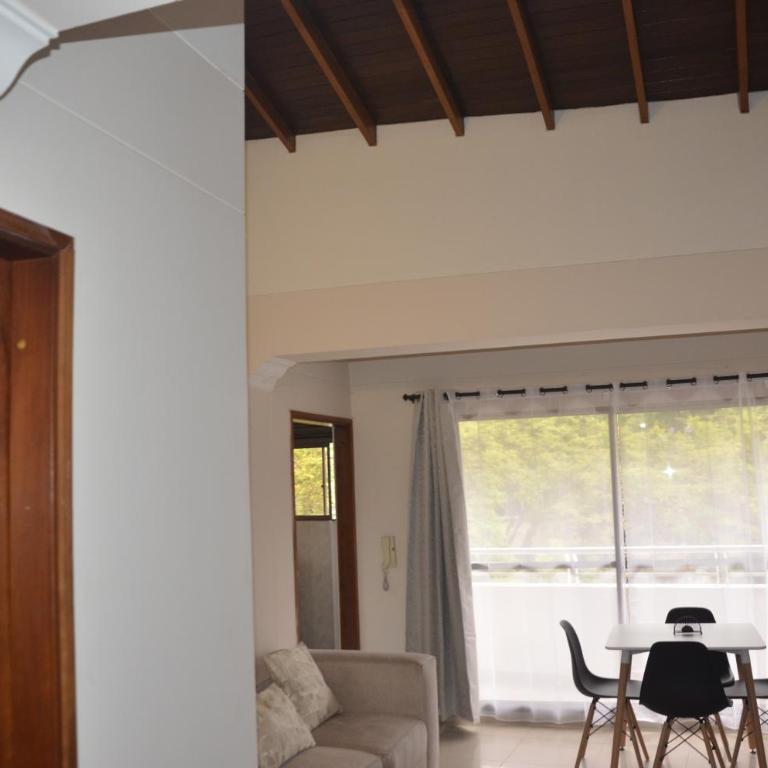 Apto Amoblado 3 Hab Cerca al Atanasio- Promocion Marzo - Three-Bedroom Apartment with Balcony - 14