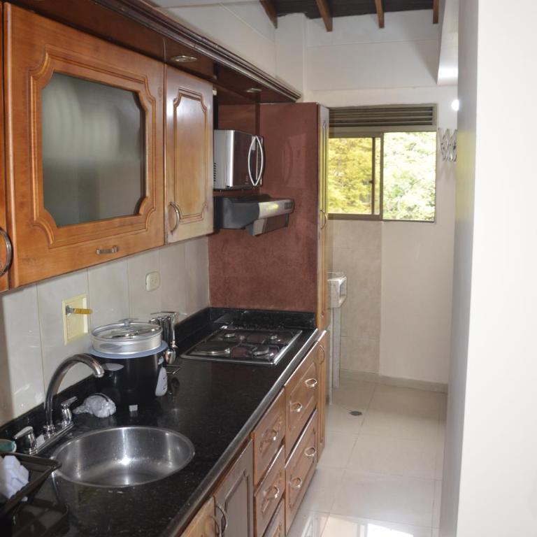 Apto Amoblado 3 Hab Cerca al Atanasio- Promocion Marzo - Three-Bedroom Apartment with Balcony - 22