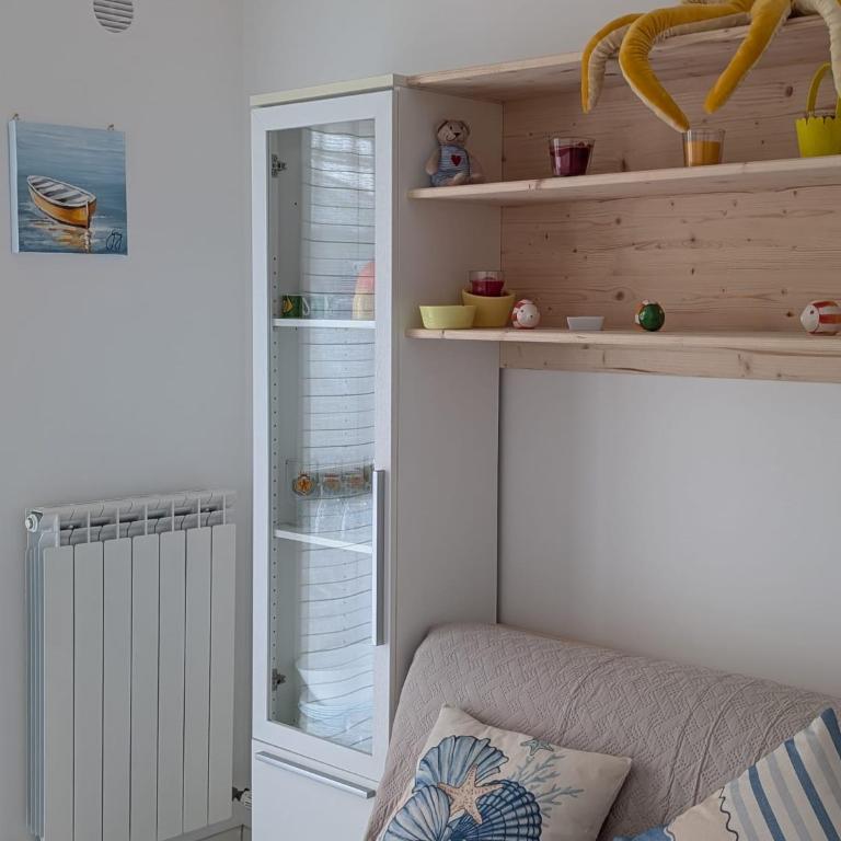 Villino a schiera con ingresso indipendente con balcone e piccola corte esterna con doccia a due passi dal mare - Appartamento con 2 Camere da Letto - 11