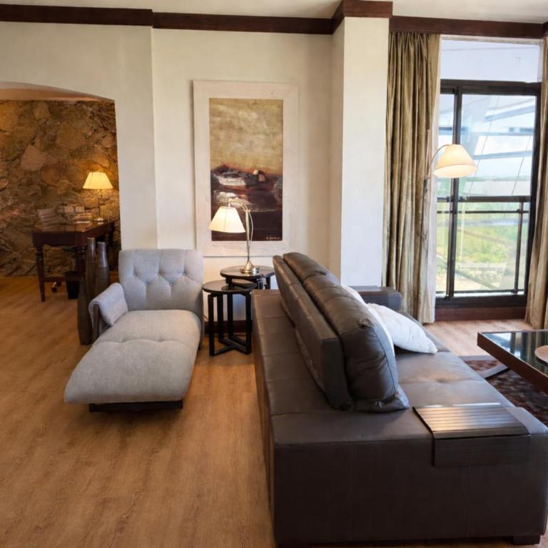 Sheraton Colonia Golf & Spa Resort - Larger Suite, 1 King, River view, Balcony - 2