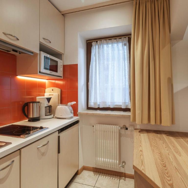 La Tambra - Residence - Central with Restaurant - Monolocale con Balcone - 3