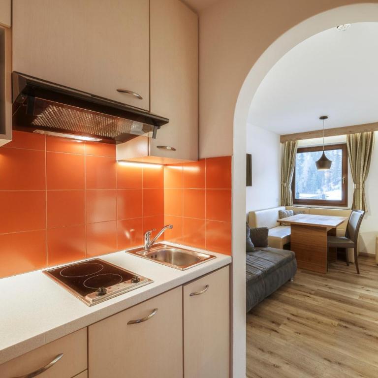 La Tambra - Residence - Central with Restaurant - Monolocale con Balcone - 4