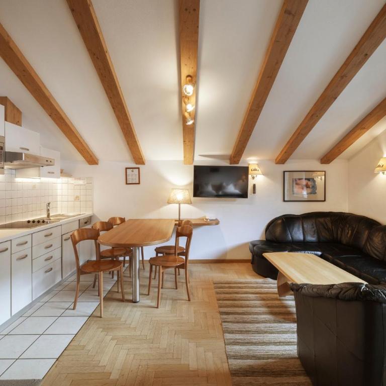 La Tambra - Residence - Central with Restaurant - Suite Familiare con Balcone - 6