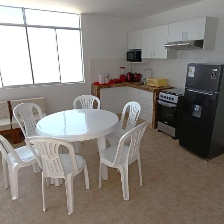 Apartamento 301 cerca a la playa - Two-Bedroom Apartment - 1
