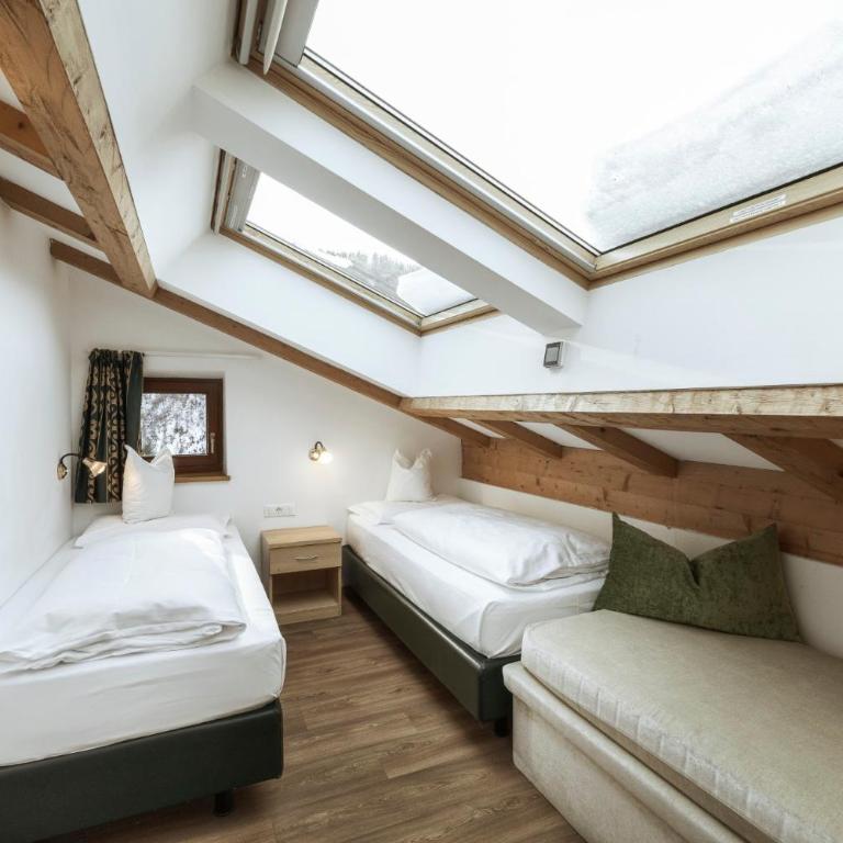 La Tambra - Residence - Central with Restaurant - Suite Familiare con Balcone - 13