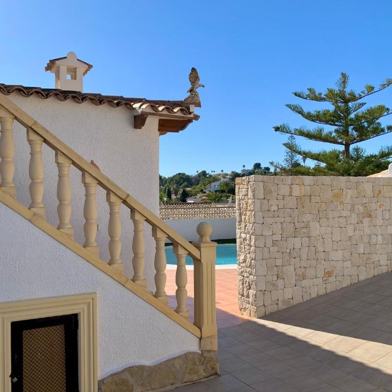 Casa Laura by Sun & Sea Homes - Villa with Private Pool - 8